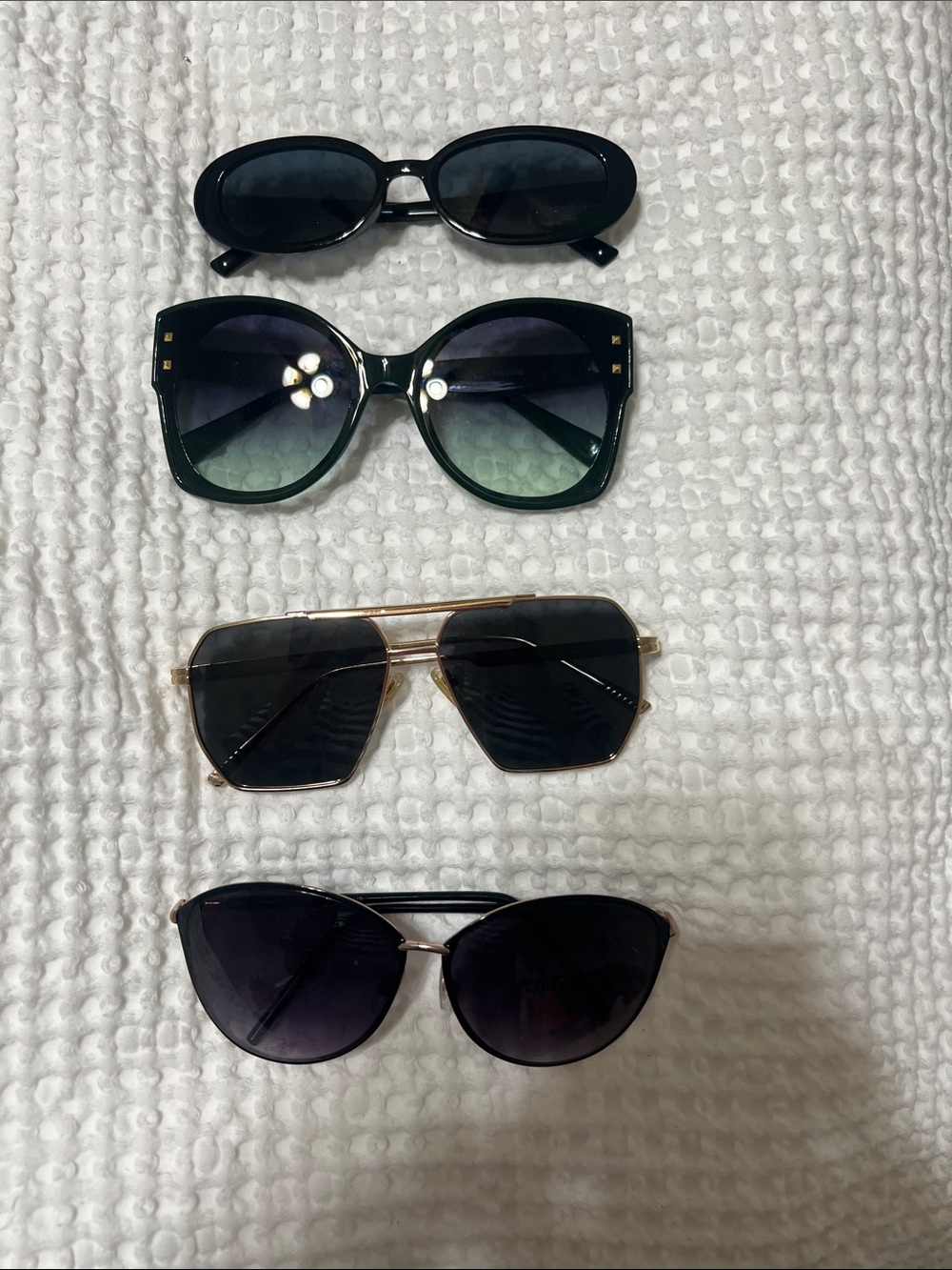 Women’s Black and Green Fashion Sunglasses Set - Unbranded